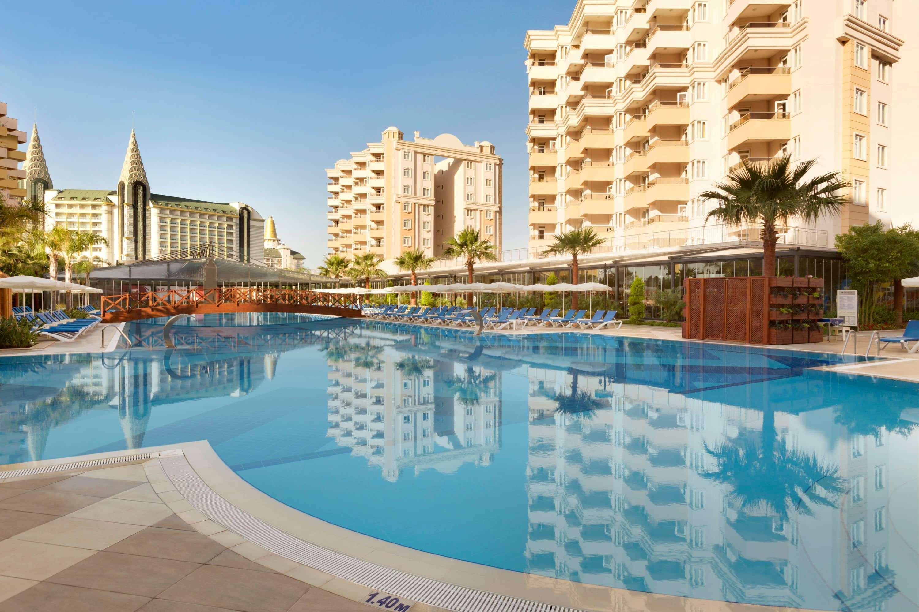 Ramada Resort By Wyndham Lara Antalya Exterior foto
