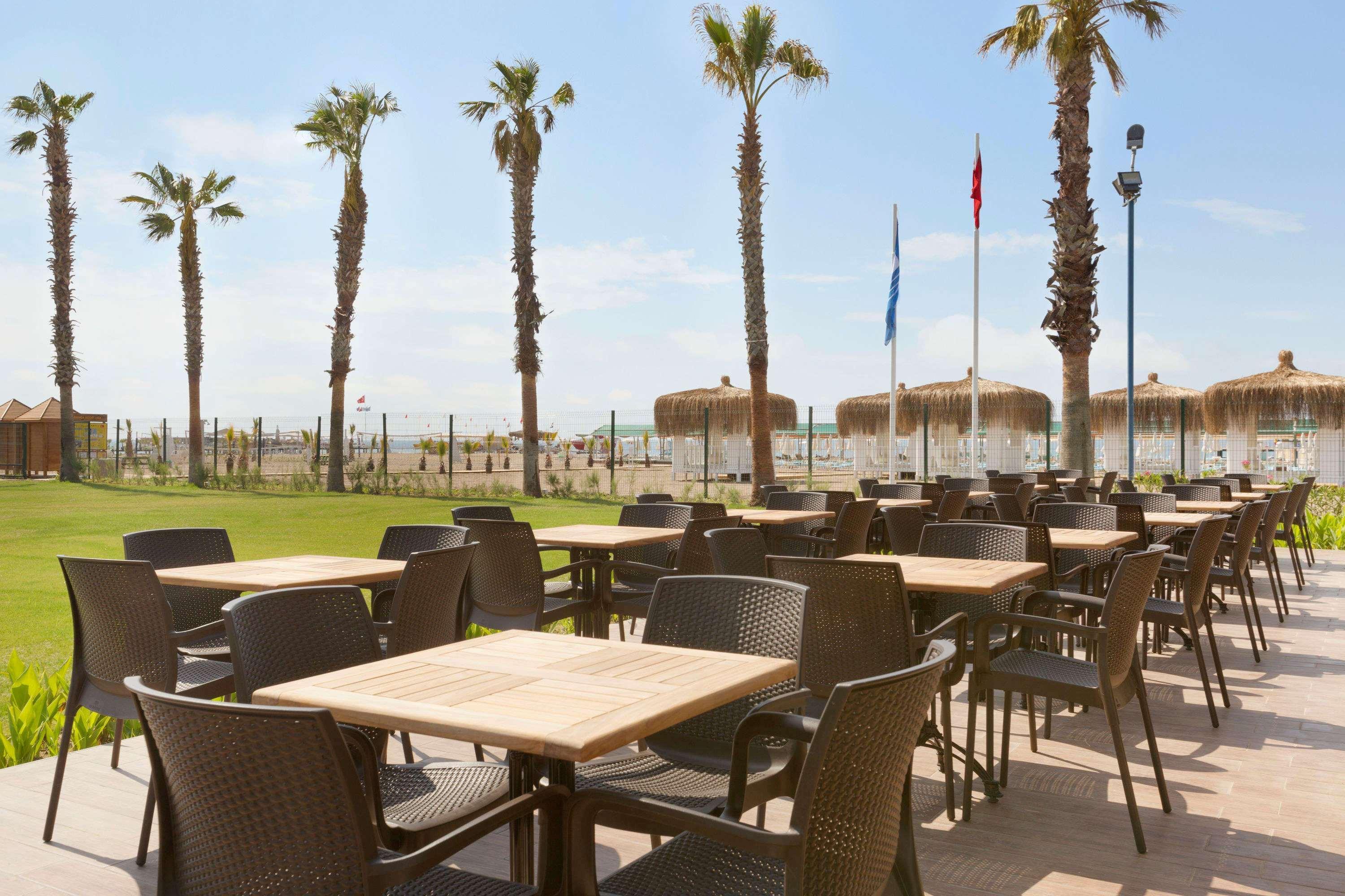 Ramada Resort By Wyndham Lara Antalya Exterior foto